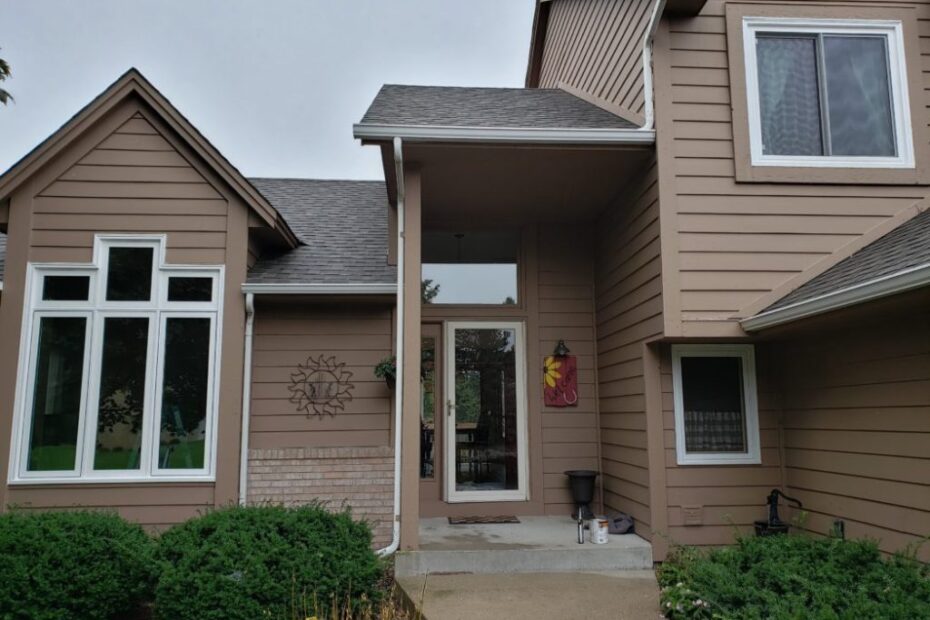 Window Features That Help Brooklyn Park Homes Stay Cooler in Summer