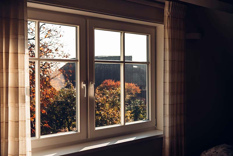 Energy-efficient replacement windows preparing a Vadnais Heights Minnesota home for winter